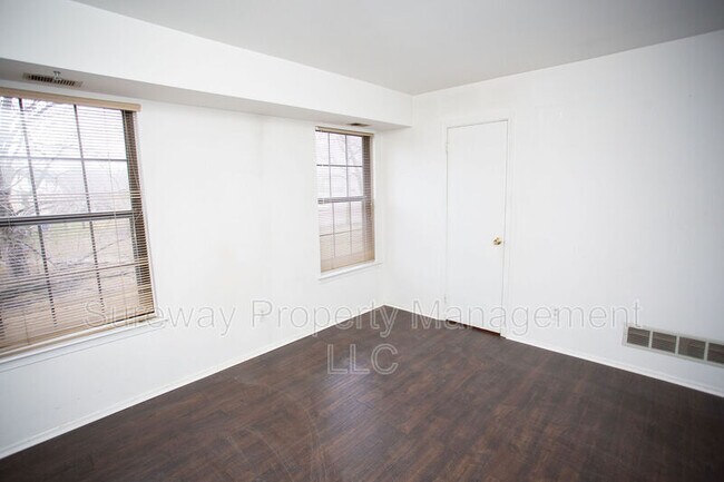 Building Photo - 40 Sumac Ct