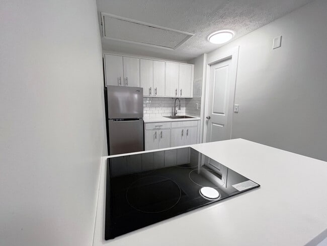Building Photo - Pine Grove Apartments