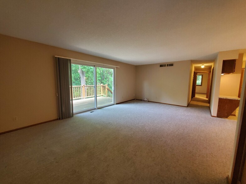 Building Photo - 2517 Cedar Hills Dr