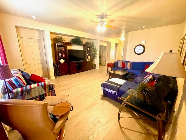 Living - 4369 S Aspen Glow Dr