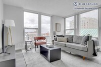 Building Photo - 5600 N Sheridan Rd