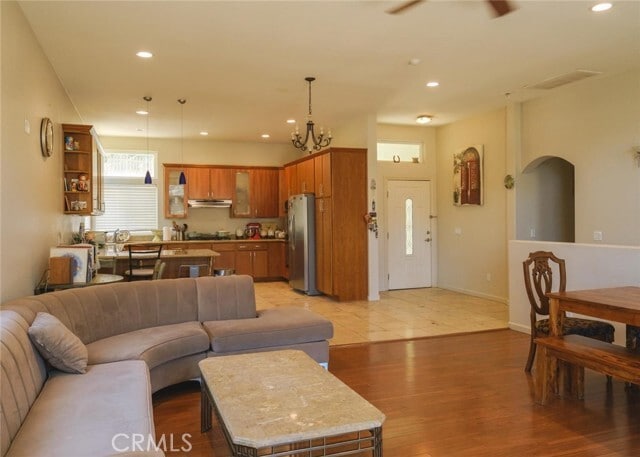 Building Photo - 1324 Pinetree Dr