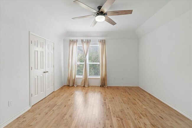 Building Photo - 12185 Chelsea Glen Pl