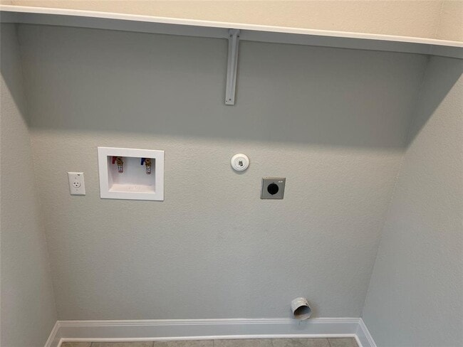 Building Photo - 122 Revere Dr