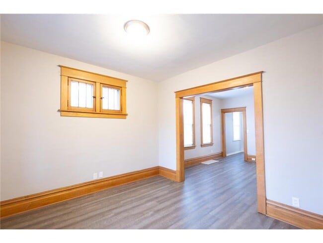 Building Photo - 810 Concordia Ave