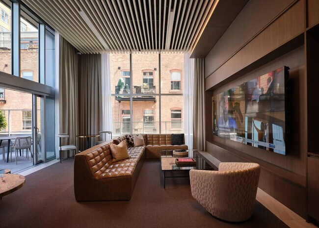 Building Photo - 360 W Illinois St