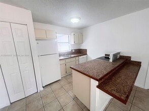 Building Photo - 1832 My Pl Ln