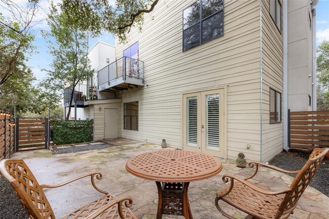 Building Photo - 707 Cardinal Ln