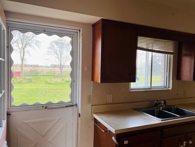Building Photo - 2823 Kochville Rd