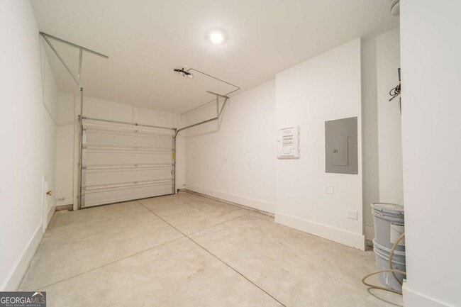 Building Photo - 1507 Albert Ln NW