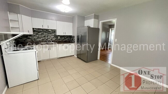 Building Photo - Beautifully 3 Bedroom, 2 Bath home in Rayt...