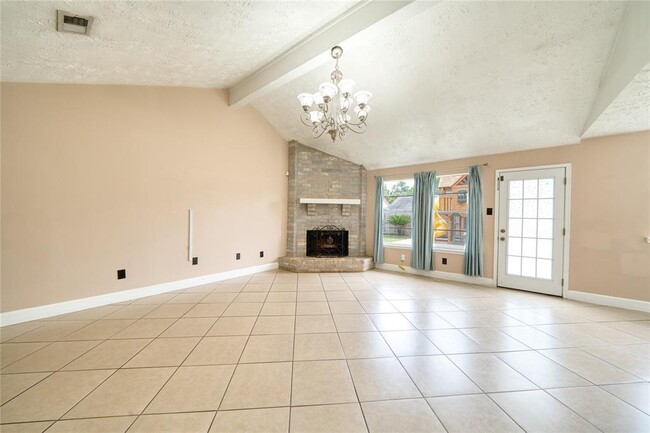 Building Photo - 1323 Oakengates Dr