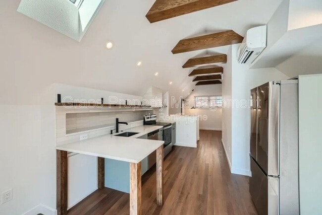 Building Photo - 1308 1/2 South Grant Street