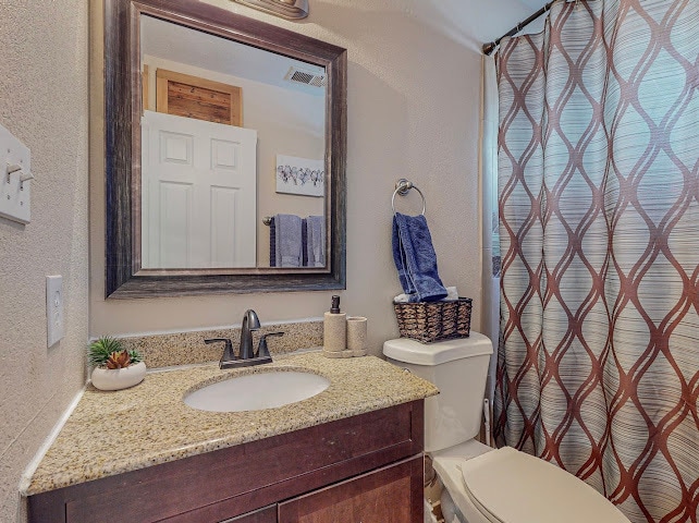 Building Photo - 3010 May Cir SE