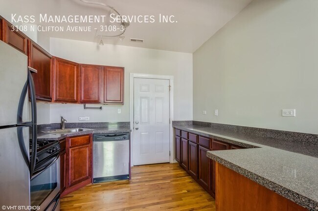 Primary Photo - 3108 N Clifton Ave