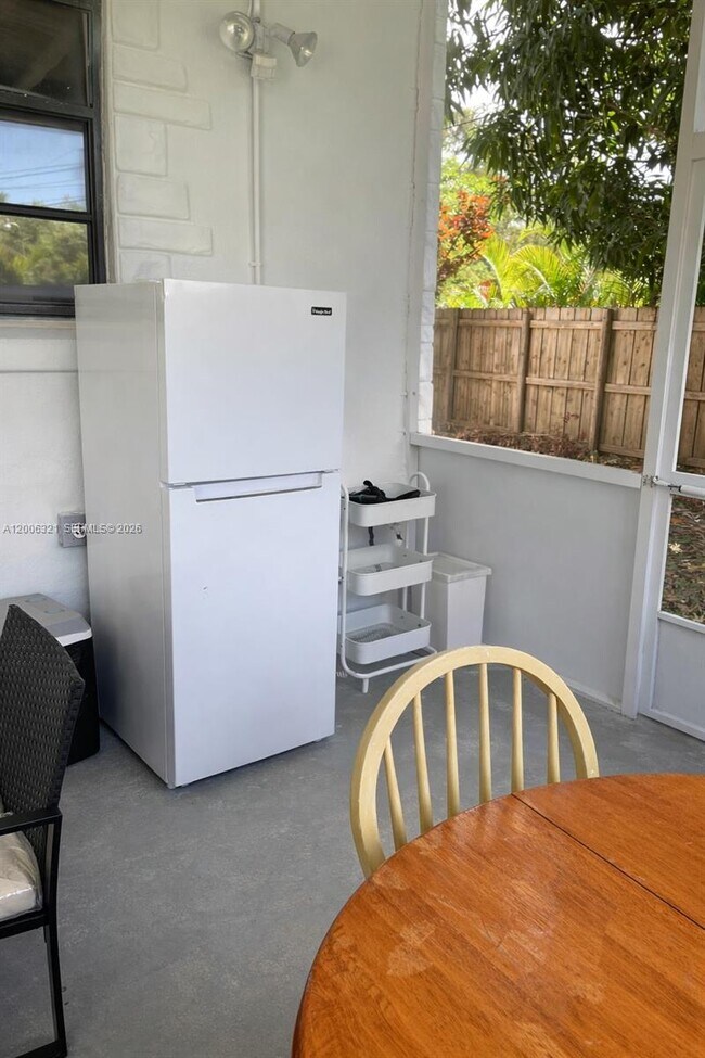 Building Photo - 5800 SW 61st St