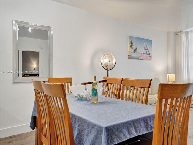 Building Photo - 3725 S Ocean Dr