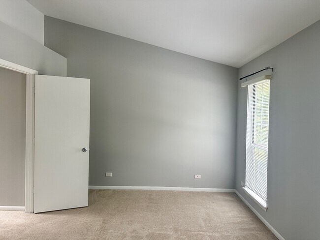 Building Photo - 1132 Regency Ct