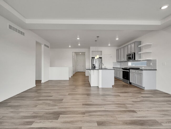 Building Photo - $3,295, 3 bed, 3 bath, located in Erie