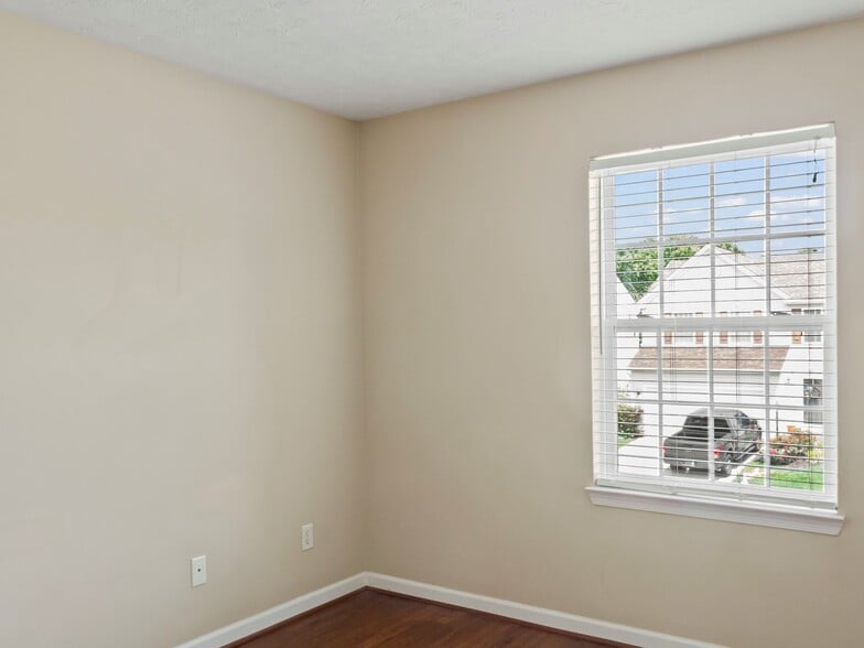 Building Photo - 443 Indian Lake Dr