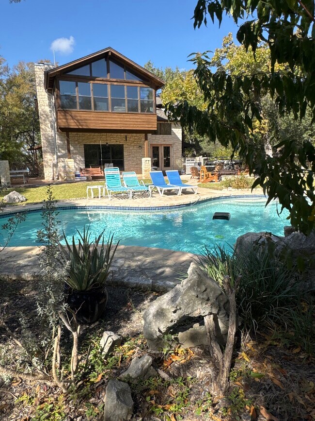 Primary Photo - 312 Grande St