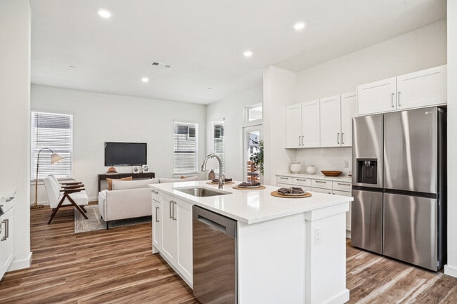 Building Photo - 919 Earnest Aly