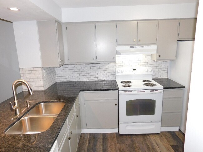 Building Photo - 4387 Heritage Dr
