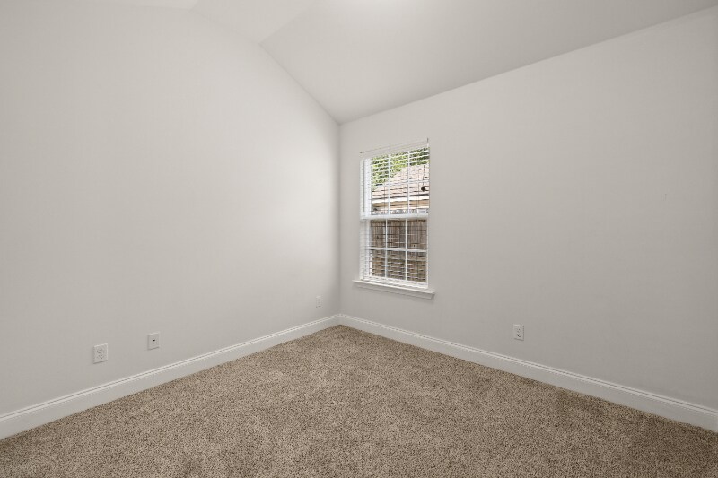 Building Photo - 16 Ristona Dr