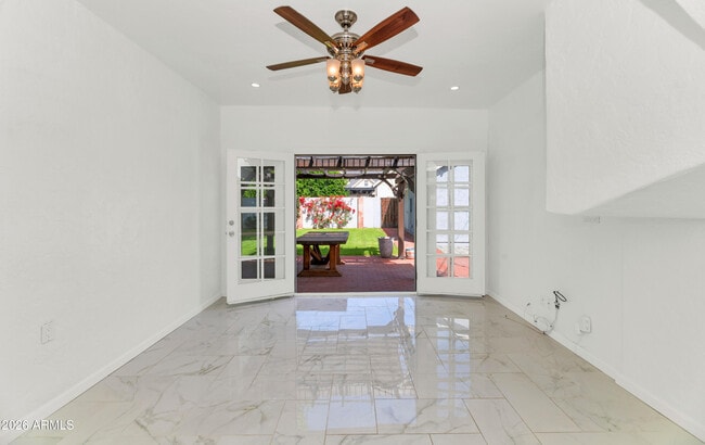 Building Photo - 114 W Windsor Ave