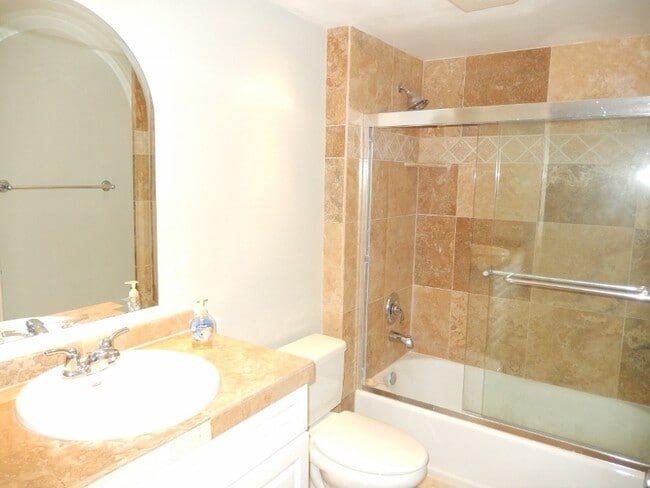 Building Photo - Updated 2Bed/ 2Bath Condo In Rancho Bernar...