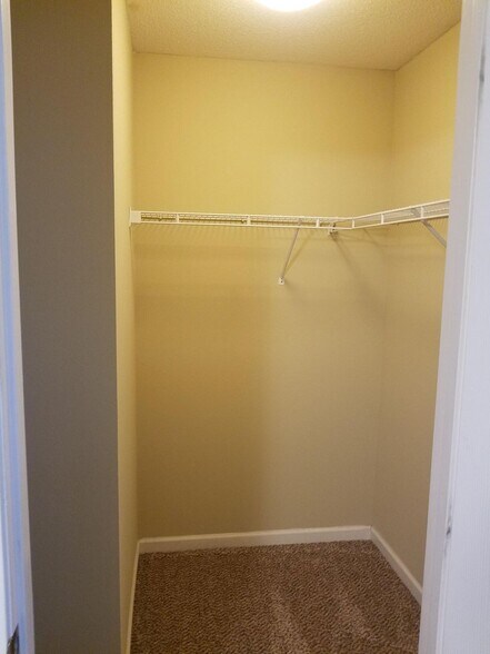 Building Photo - 445 Orchard View Ct