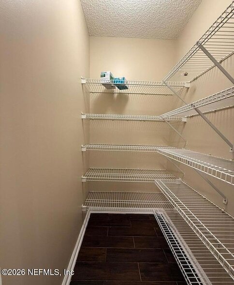 Building Photo - 6340 Lake Plantation Dr