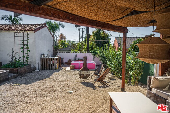 Building Photo - 6101 S Mansfield Ave