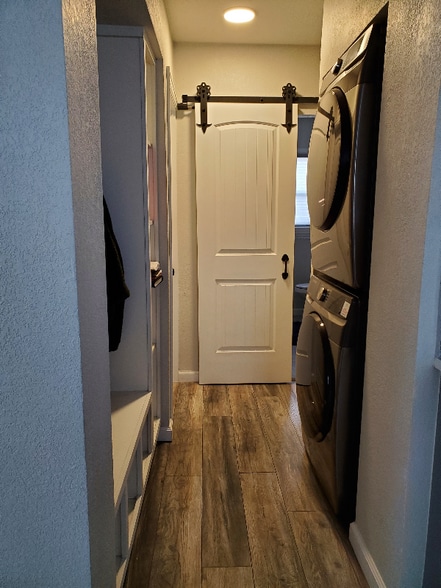 Building Photo - 664 S Osceola St