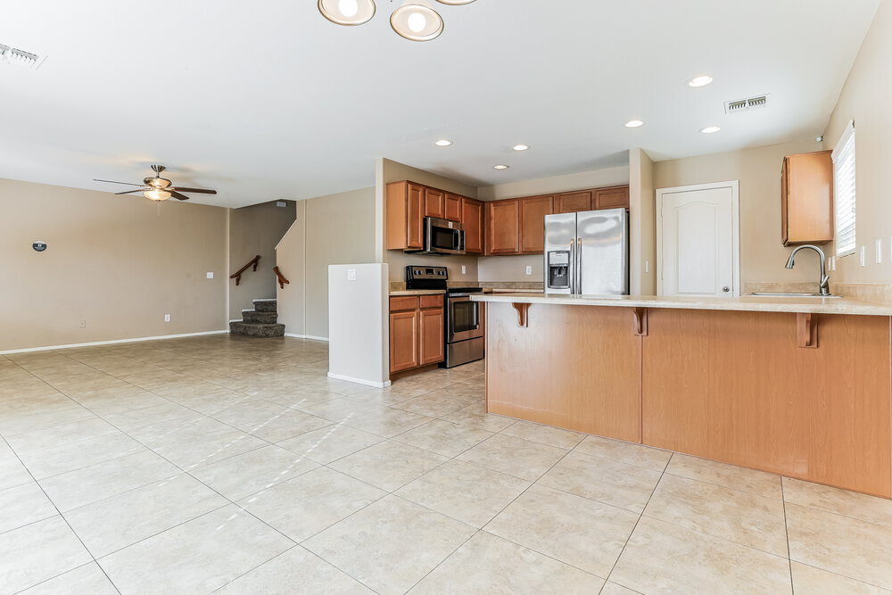 Building Photo - 1435 E Pryor Rd