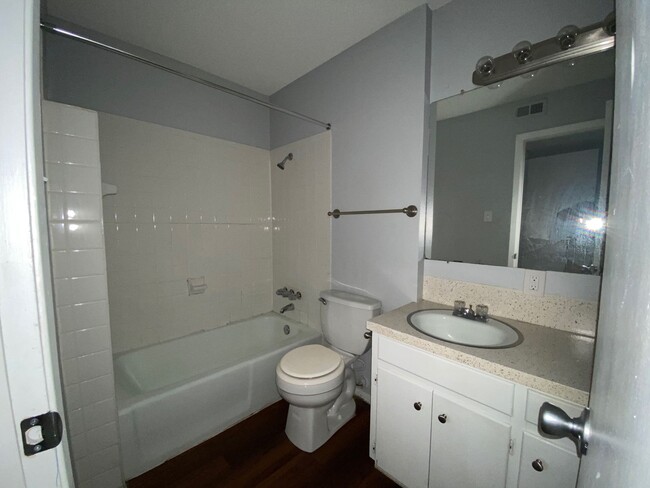 Building Photo - Redwood North — Your Midtown Hideout Near(...