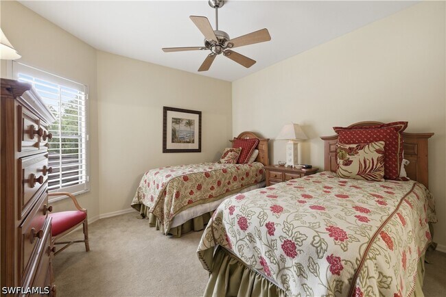 Building Photo - 27038 Oakwood Lake Dr