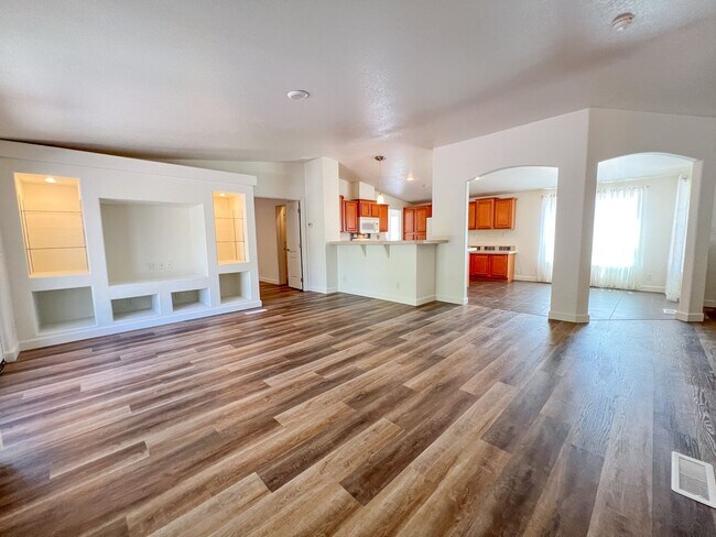 Building Photo - HOUSE - CORNVILLE - OAK CREEK VALLEY
