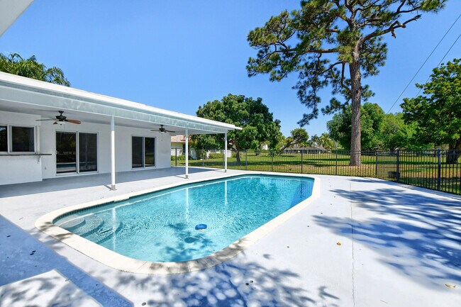 Building Photo - 2334 Timbercreek Cir NW