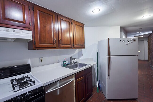 Building Photo - 936 P St NW