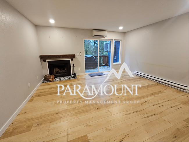 Building Photo - *Price Drop* Serene and Modern 1 Bedroom + Loft Condo in Bremerton!