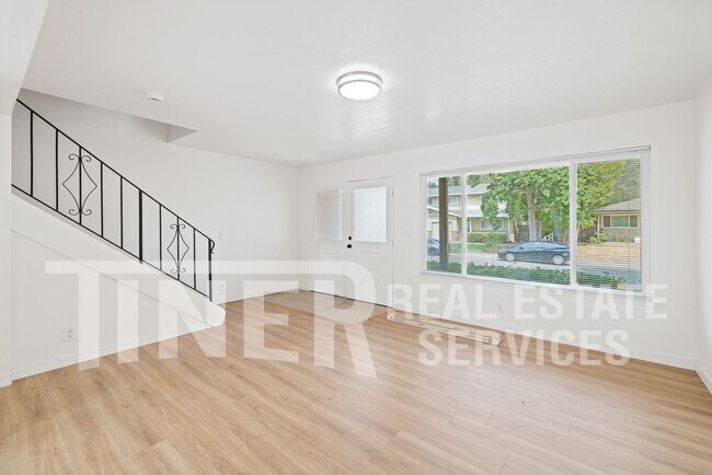 Building Photo - 6169 Oakgreen Cir