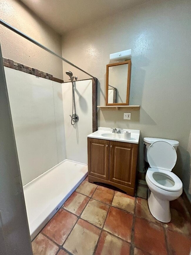 Building Photo - 573 N Minaret Ave
