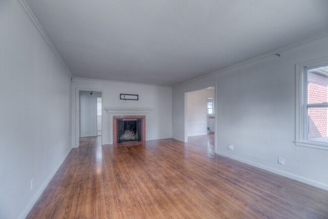 Building Photo - 1223 E 31st St