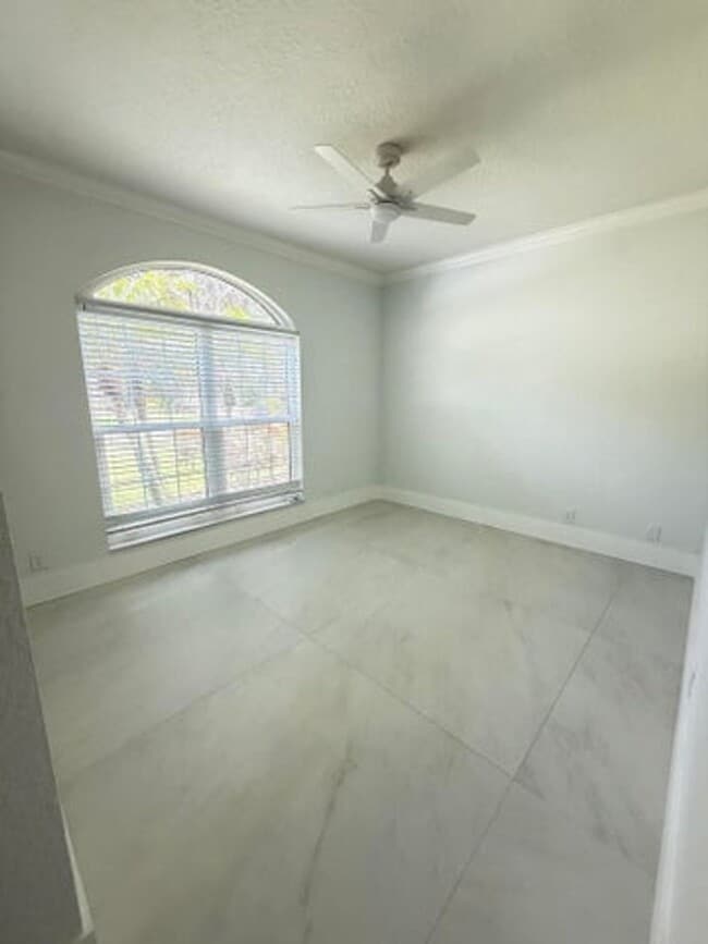 Building Photo - 10114 Hunt Club Ln