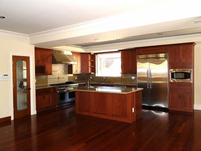 Building Photo - Large estate in the Oakland hills