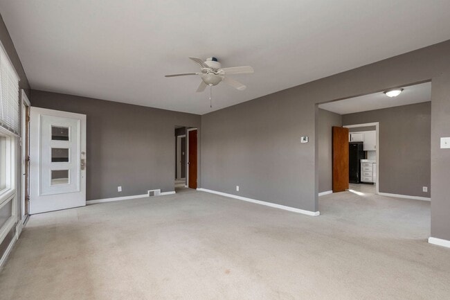 Building Photo - 3706 Chevy Chase Rd