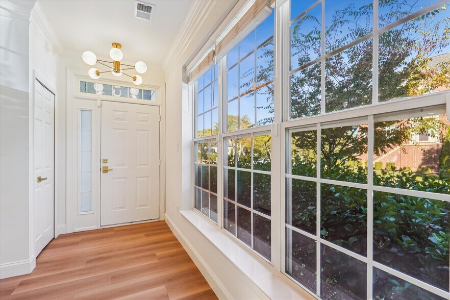 Building Photo - 604 Highland Ridge Ave