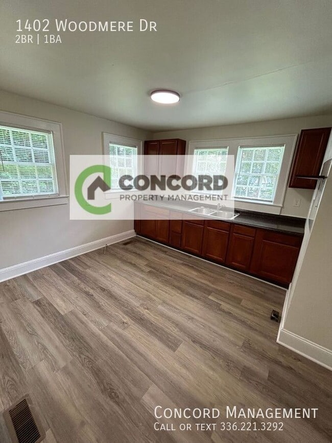 Building Photo - 1402 Woodmere Dr