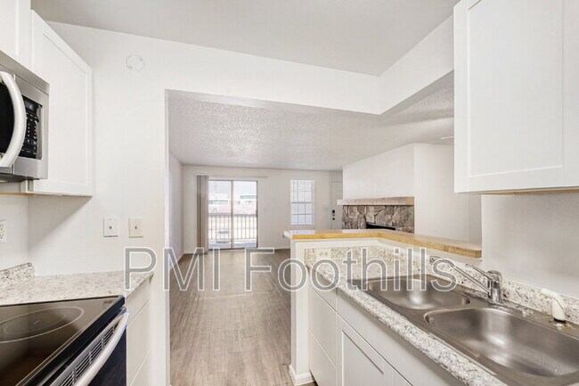 Building Photo - 5565 W 76th Ave